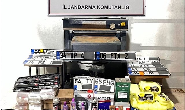 Sakarya'da sahte plaka operasyonu: 3 gözaltı