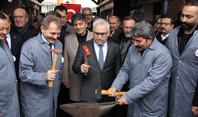Sivas'ta yağmur altında 'Nevruz' kutlaması