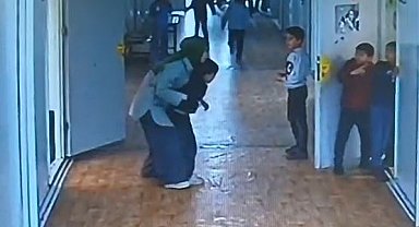 Soluk borusuna yiyecek kaçan öğrenciyi, öğretmeni Heimlich manevrasıyla kurtardı