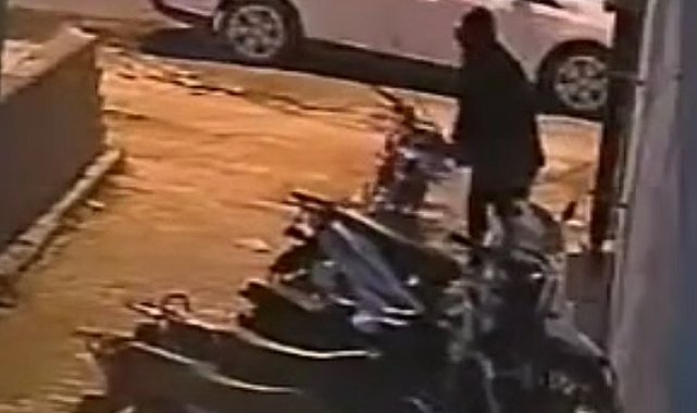 Son taksitini ödediği motosikleti çalındı, hırsızlık kamerada