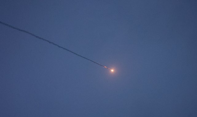Suudi Arabistan: 28 İHA ve 1 balistik füze saldırısı engellendi