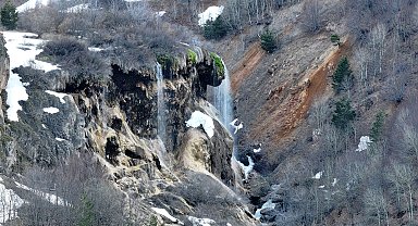 Tabiat parkı ilan edilen Dipsizgöl Şelalesi'nde düzenleme çalışması