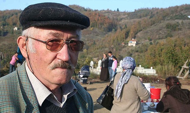 Tarım aracı devrildi: 1 ölü, 1 yaralı