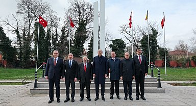 TBMM Başkanı Kurtulmuş, Bükreş Türk Şehitliği'ni ziyaret etti