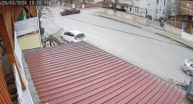 Tokat'ta 2 otomobilin çarpıştığı kaza kamerada; 2 yaralı