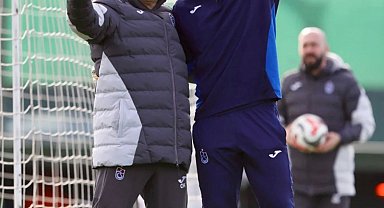 Trabzonspor'da yardımcı antrenör Orhan Kaynak geçirdiği kalp krizi sonucu hayatını kaybetti