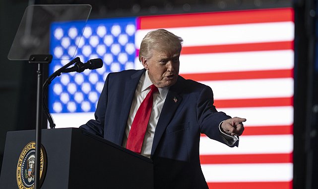 Trump: İran'ın rejimini askeri, ekonomik ve diğer yollarla yok ediyoruz
