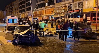 Tunceli'de iki otomobil kafa kafaya çarpıştı: 4 yaralı