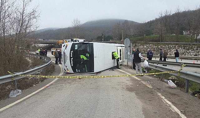 Yalova'da işçi servis midibüsü devrildi: 1 ölü, 20 yaralı