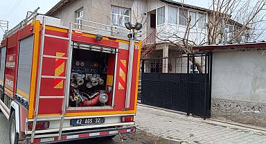 Yangında dumandan etkilenen çiftten kadın öldü, eşi hastaneye kaldırıldı