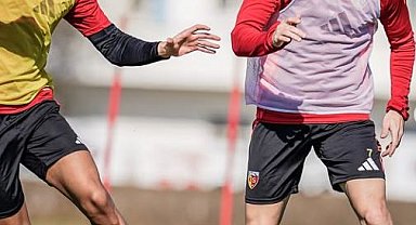 Zecorner Kayserispor'da, Kasımpaşa mesaisi sürüyor