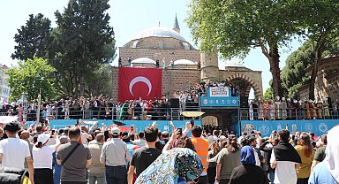 10 ton mesir macunu 20 dakikada saçıldı