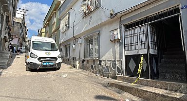 14 yaşındaki kız çocuğu, babasını boynundan bıçaklayıp, öldürdü