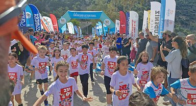 23 Nisan'a özel koşuda çocuklar maratonun yıldızı oldu