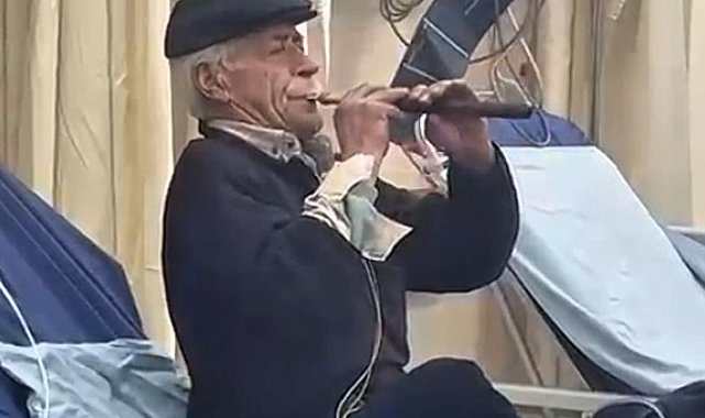 'Acımı hafifletiyor' deyip acil serviste zurna çaldı