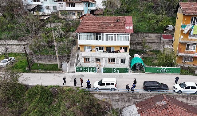 'Ben Mesih'im' deyip, evinin çatısına ve çitlerine yazılar yazdı