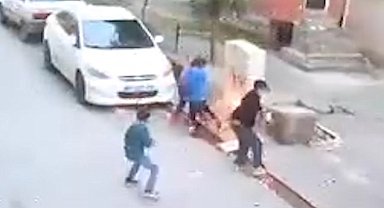 Açıkta bırakılan elektrik panosuna temas eden çocuk elinden yaralandı