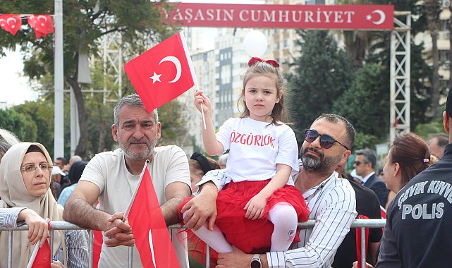 Adana'da 23 Nisan coşkuyla kutlandı