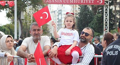 Adana'da 23 Nisan coşkuyla kutlandı