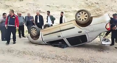 Adıyaman'da ters dönen otomobilin sürücüsü ağır yaralandı