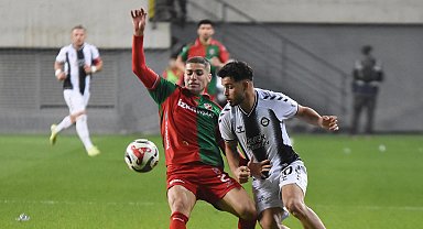 Altay'da Emre'den profesyonel imza