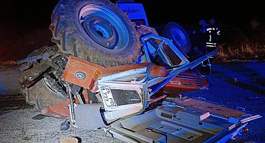 Ambulans traktöre arkadan çarptı: 4 yaralı