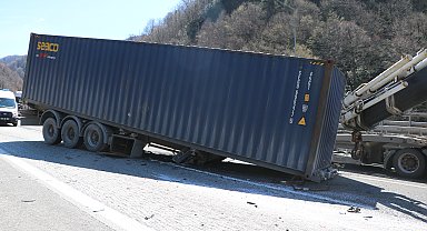 Anadolu Otoyolu'nda 5 araç kazaya karıştı; 5 yaralı