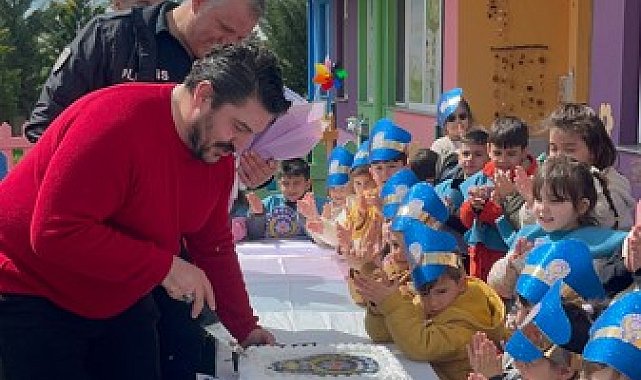 Anaokulu öğrencilerinden şüpheli şahıs ihbarına gelen polislere pastalı sürpriz