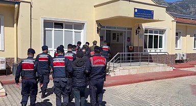 Antalya'da uyuşturucu operasyonları: 5 tutuklama