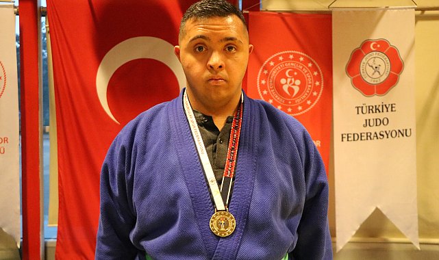 Antrenörünün futsalda keşfettiği Down sendromlu Samet, judoda 2 yıl Türkiye şampiyonu oldu