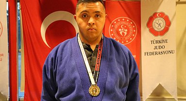 Antrenörünün futsalda keşfettiği Down sendromlu Samet, judoda 2 yıl Türkiye şampiyonu oldu