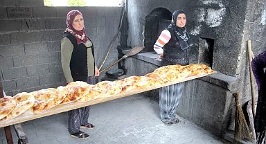 Asırlık geleneği iki komşu imece usulü yaşatıyor