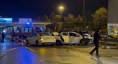 Ataşehir'de emniyet şeridinde aracından inen sürücüye otomobil çarptı: 1 ölü