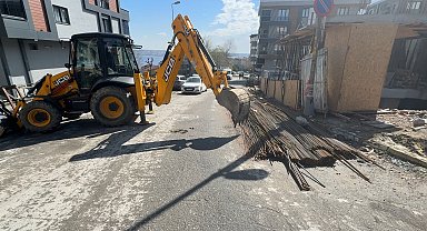 Avcılar'da yolu işgal eden inşaat demirlerine ceza