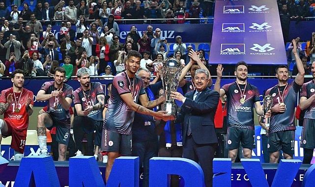 AXA Sigorta Kupa Voley'de şampiyon Ziraat Bankkart