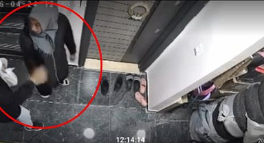 Ayakkabıyı koklayıp, kartla kapıyı açmaya çalıştılar