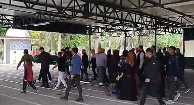 Babasının kullandığı minibüsün altında kalan Salih toprağa verildi