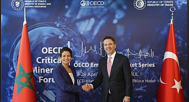 Bakan Bayraktar, Fas Enerji Dönüşümü ve Sürdürülebilir Kalkınma Bakanı Benali ile görüştü