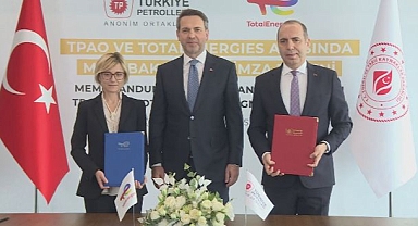 Bakan Bayraktar, İstanbul'da TPAO ile TotalEnergies arasındaki anlaşmanın imza törenine katıldı