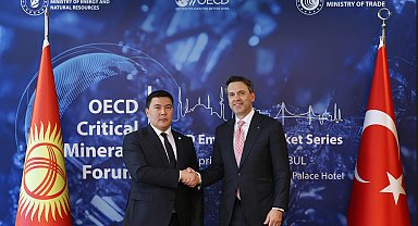 Bakan Bayraktar, Kırgızistan Doğal Kaynaklar, Ekoloji ve Teknik İşler Bakanı Toktobaev ile görüştü