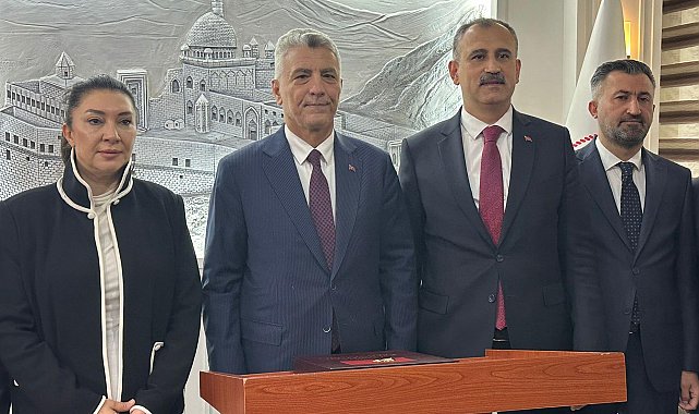 Bakan Bolat: Körfez'deki savaş, ticaretin artık Orta Koridor'dan yapılacağını gösteriyor