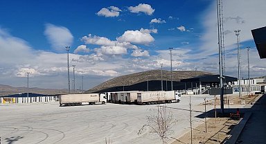 Bakan Bolat: Körfez'deki savaş, ticaretin artık Orta Koridor'dan yapılacağını gösteriyor