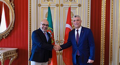 Bakan Bolat, Lizbon'da Portekiz Altyapı ve Konut Bakanı Luz ile bir araya geldi