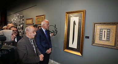 Bakan Ersoy, 'Fuadname Hat ve Ebru Sergisi'nin açılışını yaptı