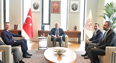 Bakan Ersoy, sanatçı Görkem Sevindik'i kabul etti