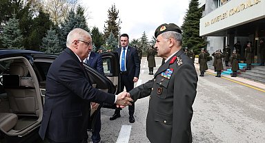 Bakan Güler, Kara Kuvvetler Komutanlığı'nda değerlendirme toplantısına başkanlık etti