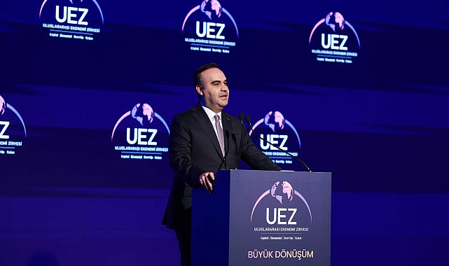 Bakan Kacır: Türkiye'yi küresel ticaretin merkez ülkelerinden biri olarak görüyoruz