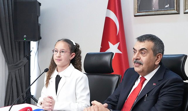 Bakan Tekin, koltuğunu 11 yaşındaki Defne'ye devretti