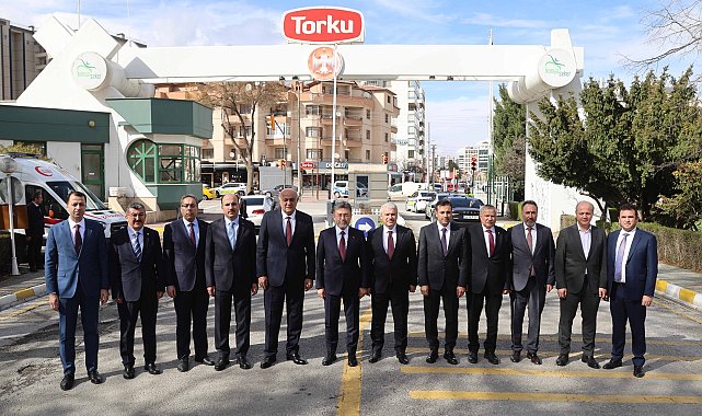 Bakan Yumaklı, Konya Şeker Fabrikası'nı ziyaret etti