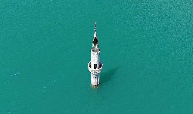 Baraj doldu, eski mahalleden geriye sadece minarenin bir bölümü kaldı